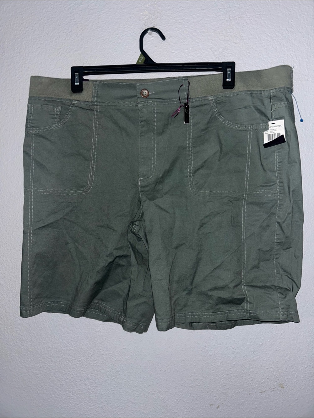 Gloria Vanderbilt Lightweight women’s Olive Green Flat-Front Shorts